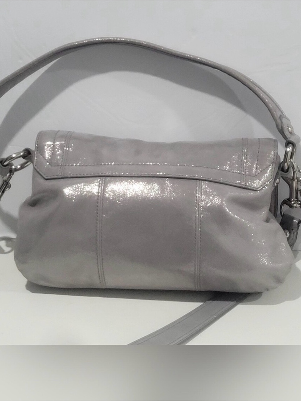Coach Poppy Layla shimmery leather shoulder bag with a push-lock closure. - Picture 9 of 13
